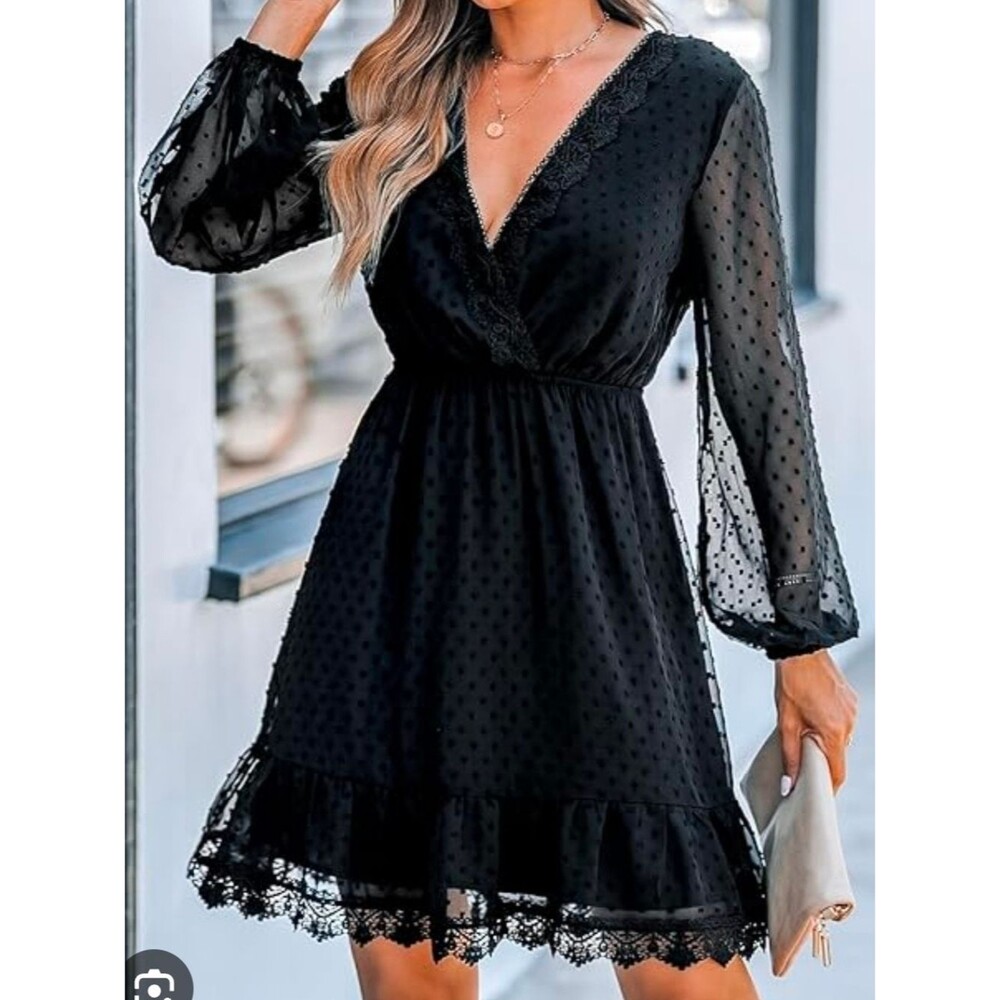 0174 CUPSHE Solid Lace V Neck A-line Long Sleeve Dress